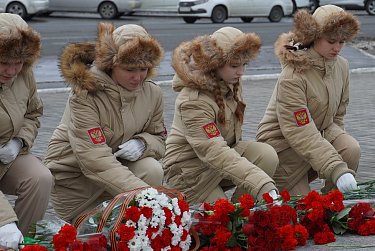 Оренбуржцы почтили память Неизвестного солдата